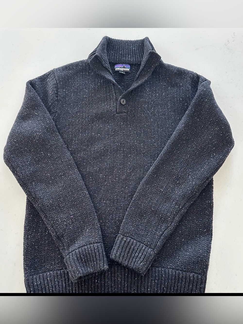 Patagonia pull over men’s  sweater